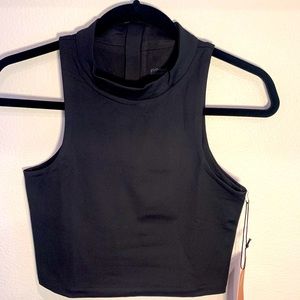 NWOT Black Freddie Crop Medium